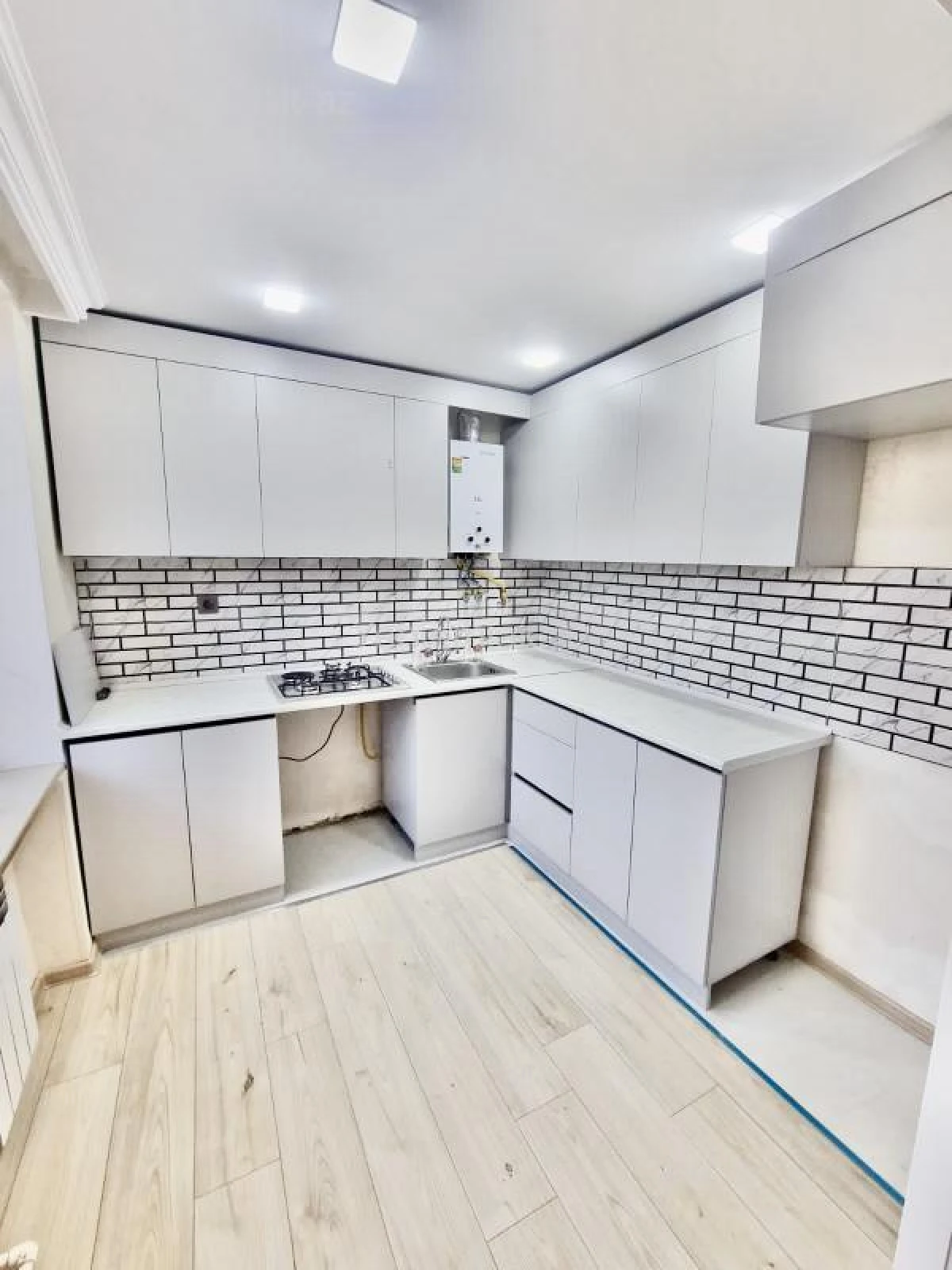 Satılır 3 otaqlı köhnə tikili 69 m²