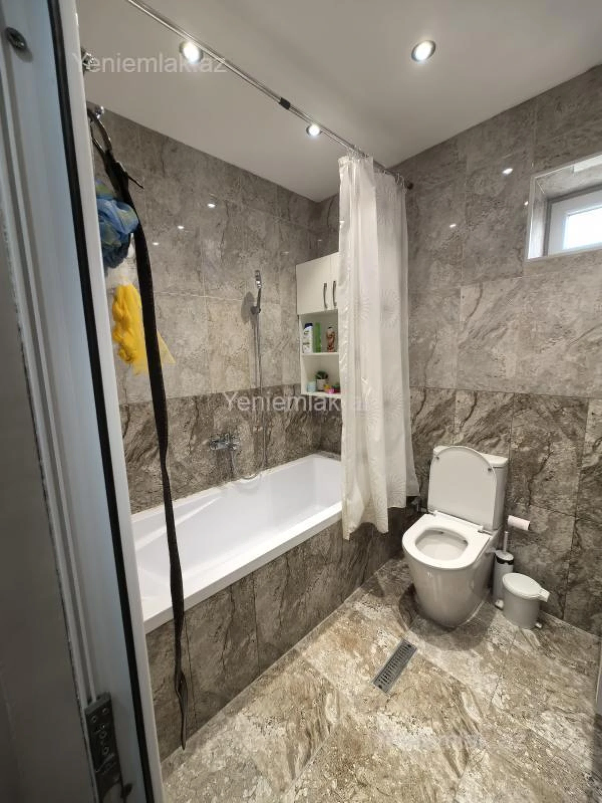 Satılır 4 otaqlı həyət evi 120 m²
