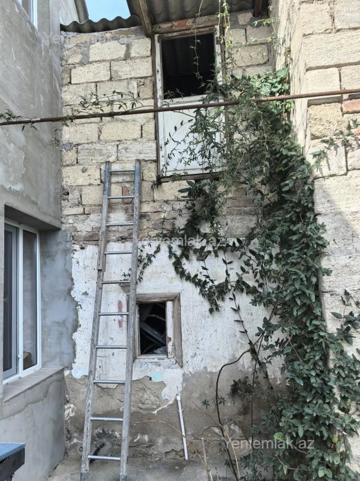 Satılır 4 otaqlı həyət evi 120 m²