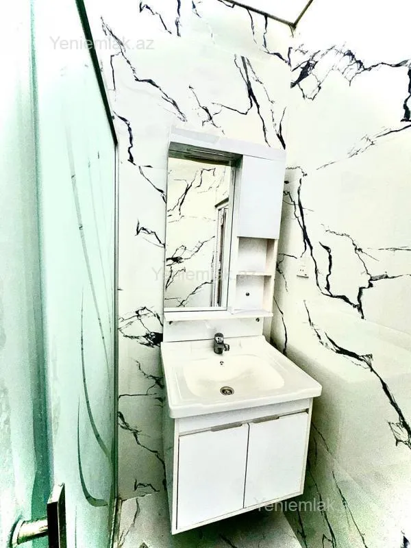 Satılır 2 otaqlı köhnə tikili 55 m²