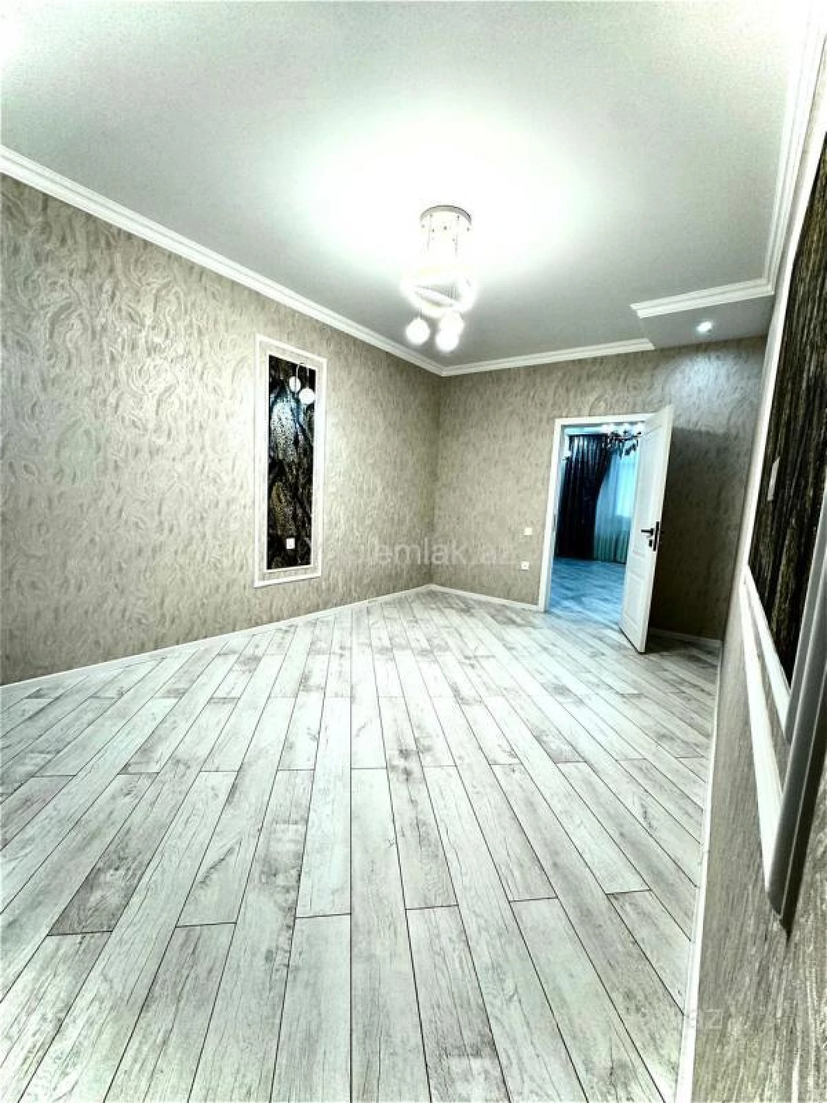 Satılır 2 otaqlı köhnə tikili 55 m²