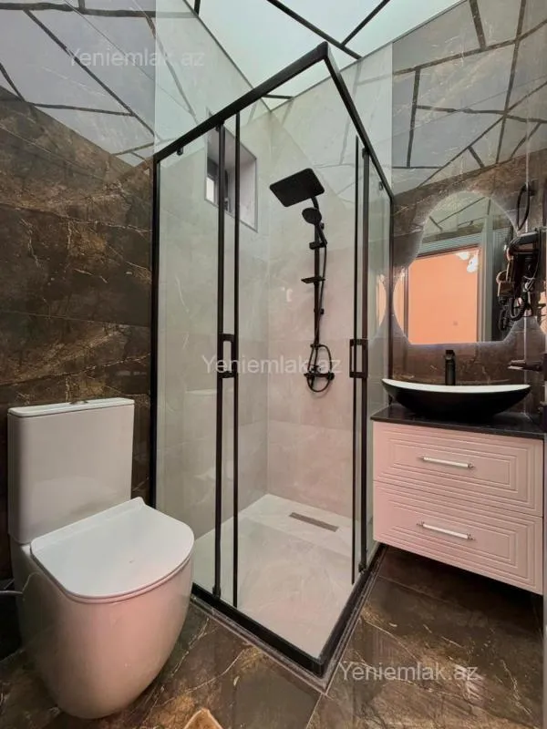 Satılır 5 otaqlı həyət evi 200 m²