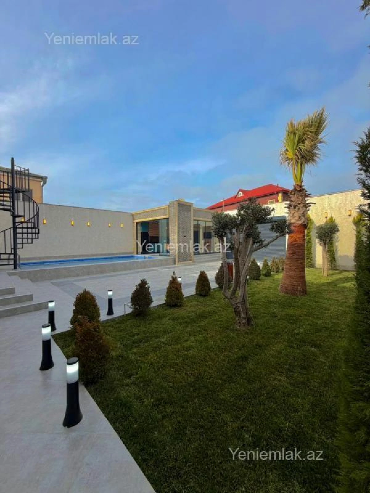 Satılır 5 otaqlı həyət evi 200 m²