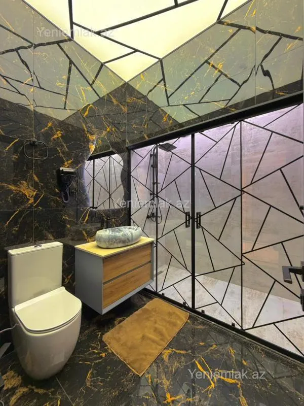 Satılır 5 otaqlı həyət evi 200 m²