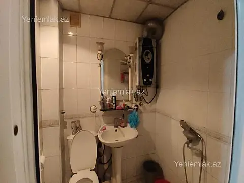 Satılır 2 otaqlı köhnə tikili 55 m²
