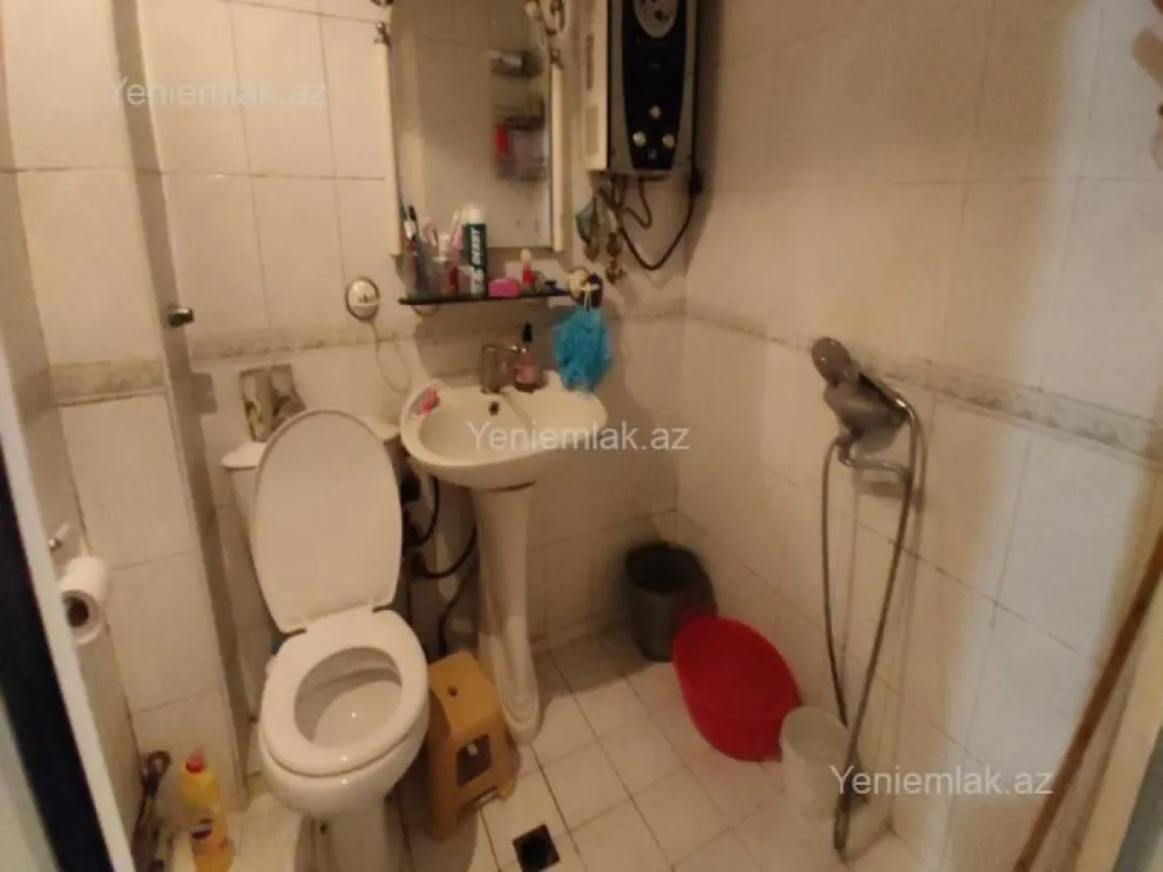 Satılır 2 otaqlı köhnə tikili 55 m²