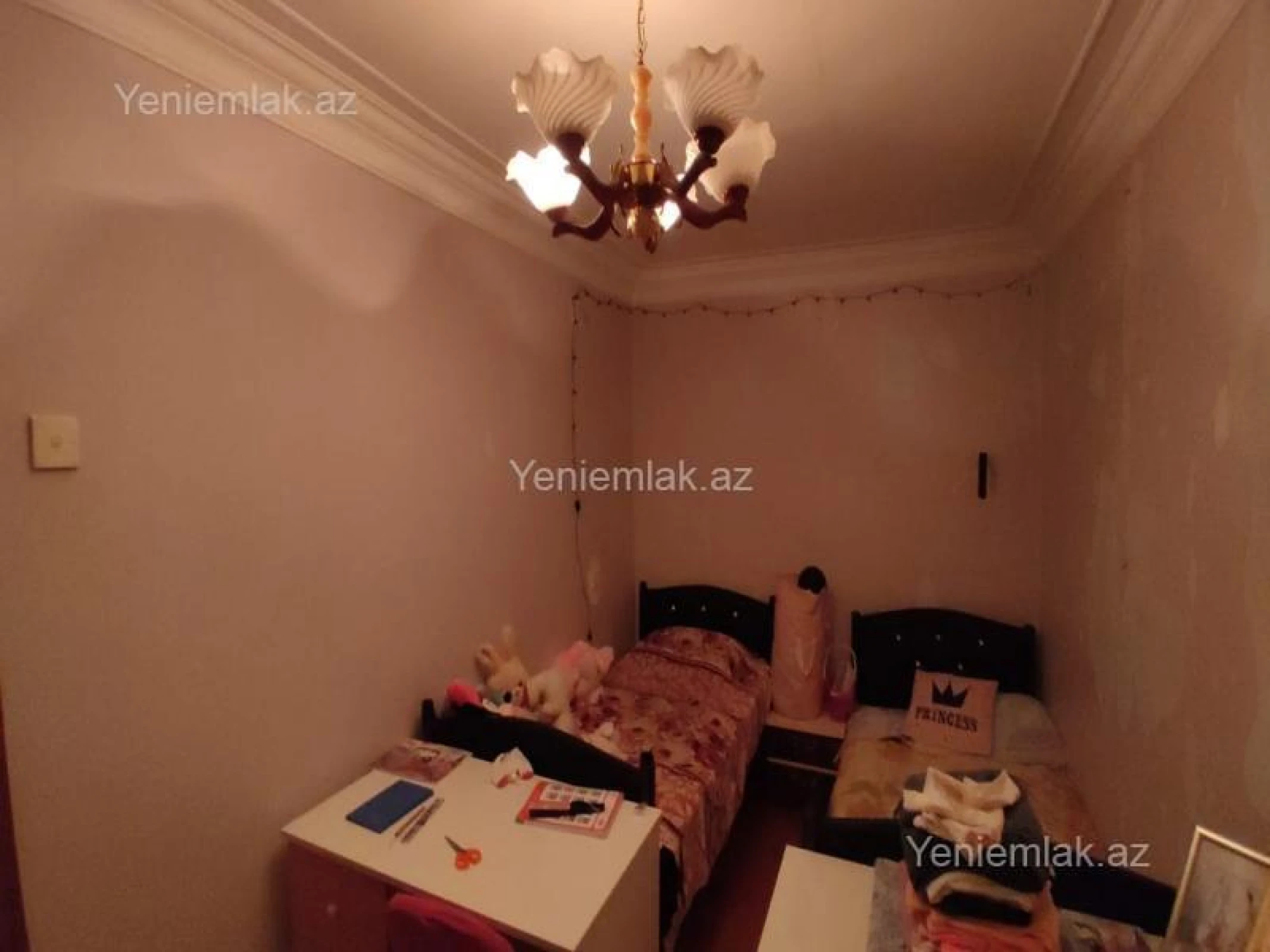 Satılır 2 otaqlı köhnə tikili 55 m²