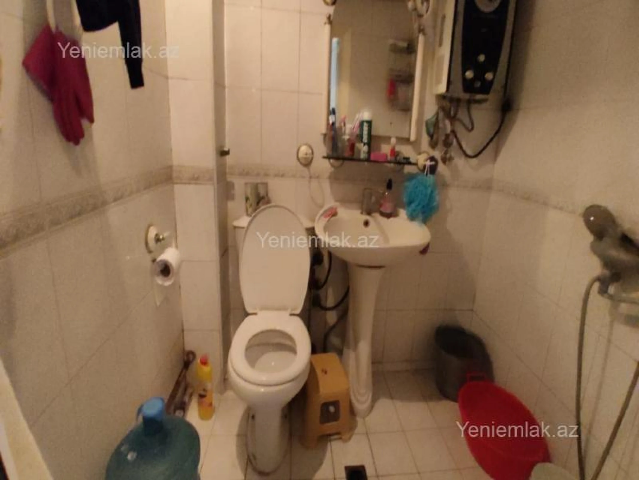 Satılır 2 otaqlı köhnə tikili 55 m²