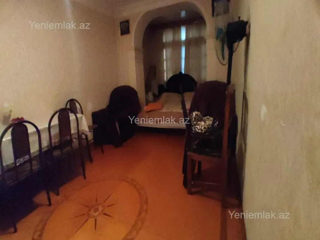 Satılır 2 otaqlı köhnə tikili 55 m²