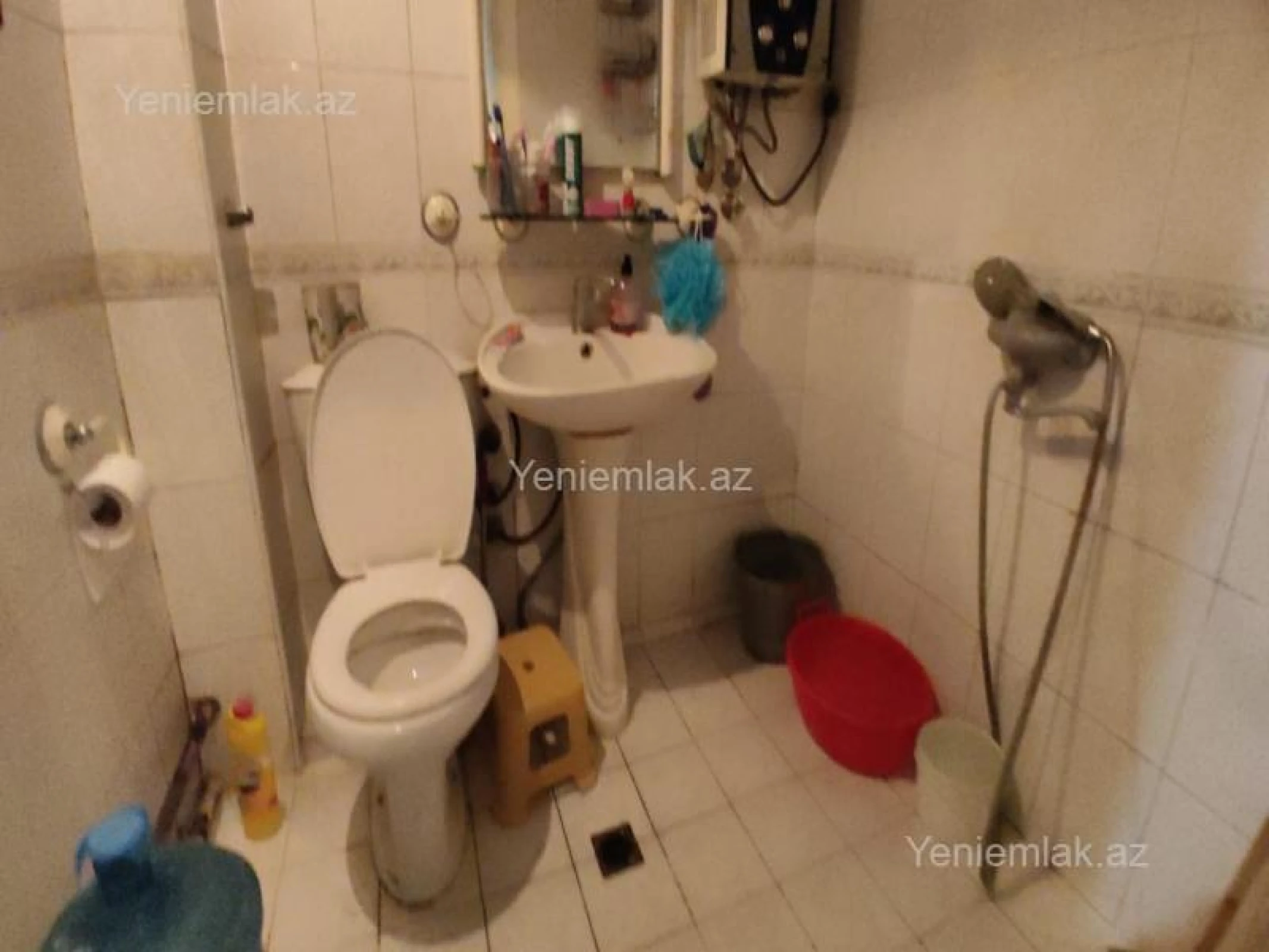 Satılır 2 otaqlı köhnə tikili 55 m²