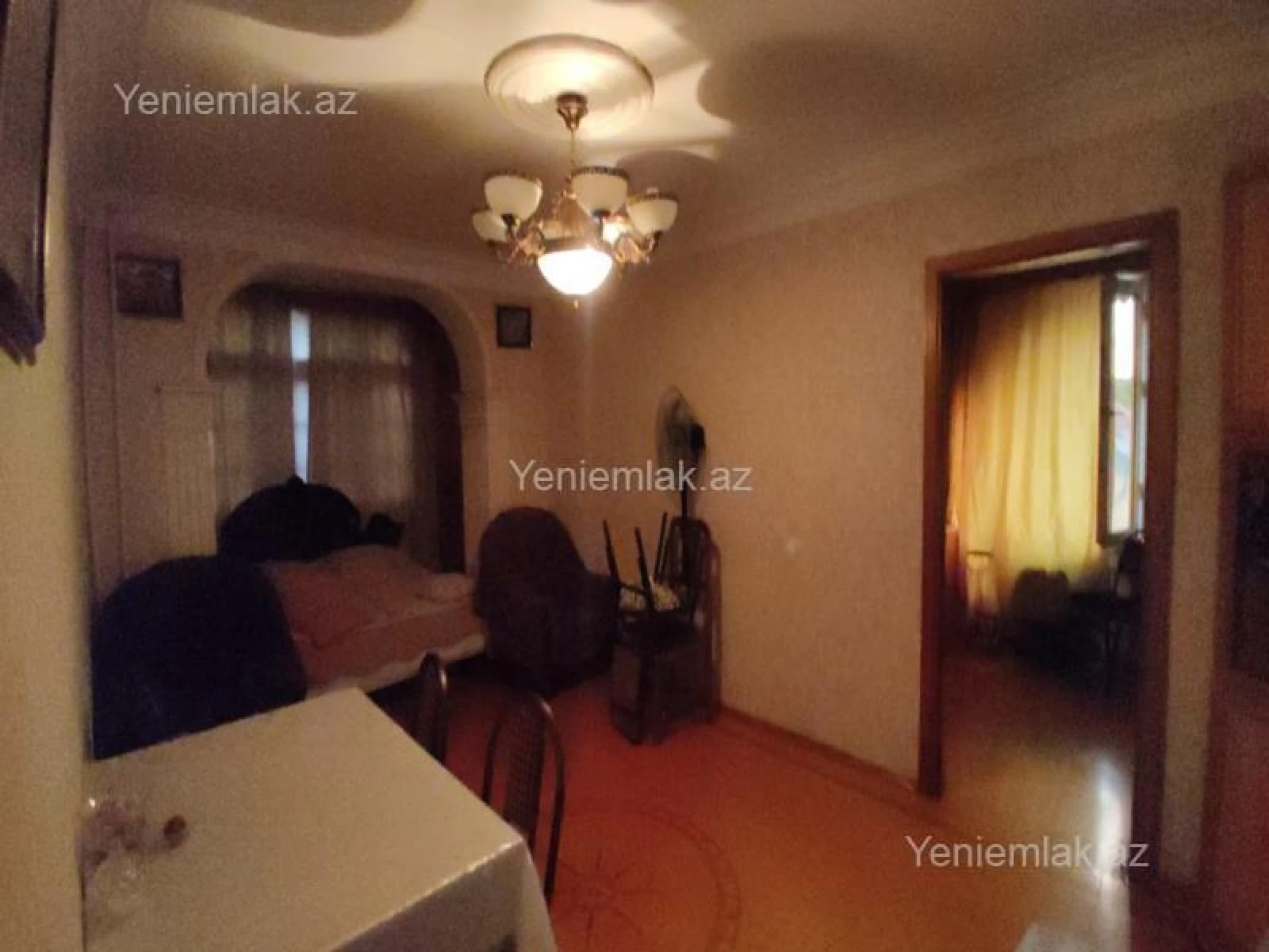 Satılır 2 otaqlı köhnə tikili 55 m²