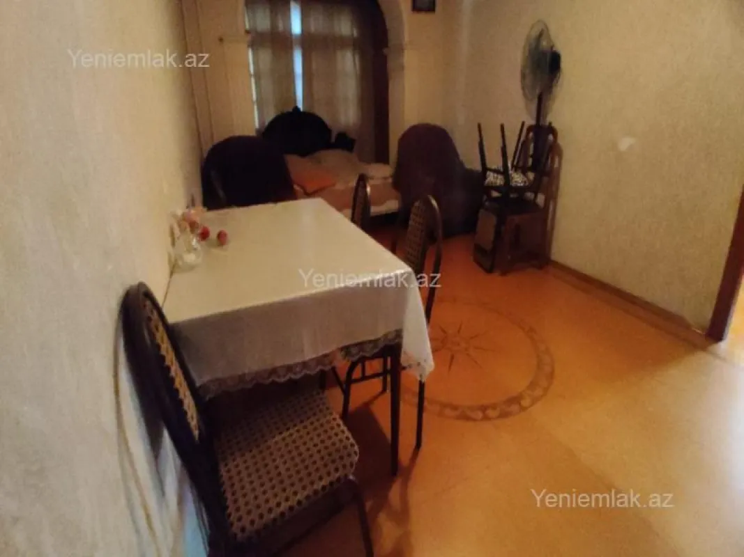 Satılır 2 otaqlı köhnə tikili 55 m²