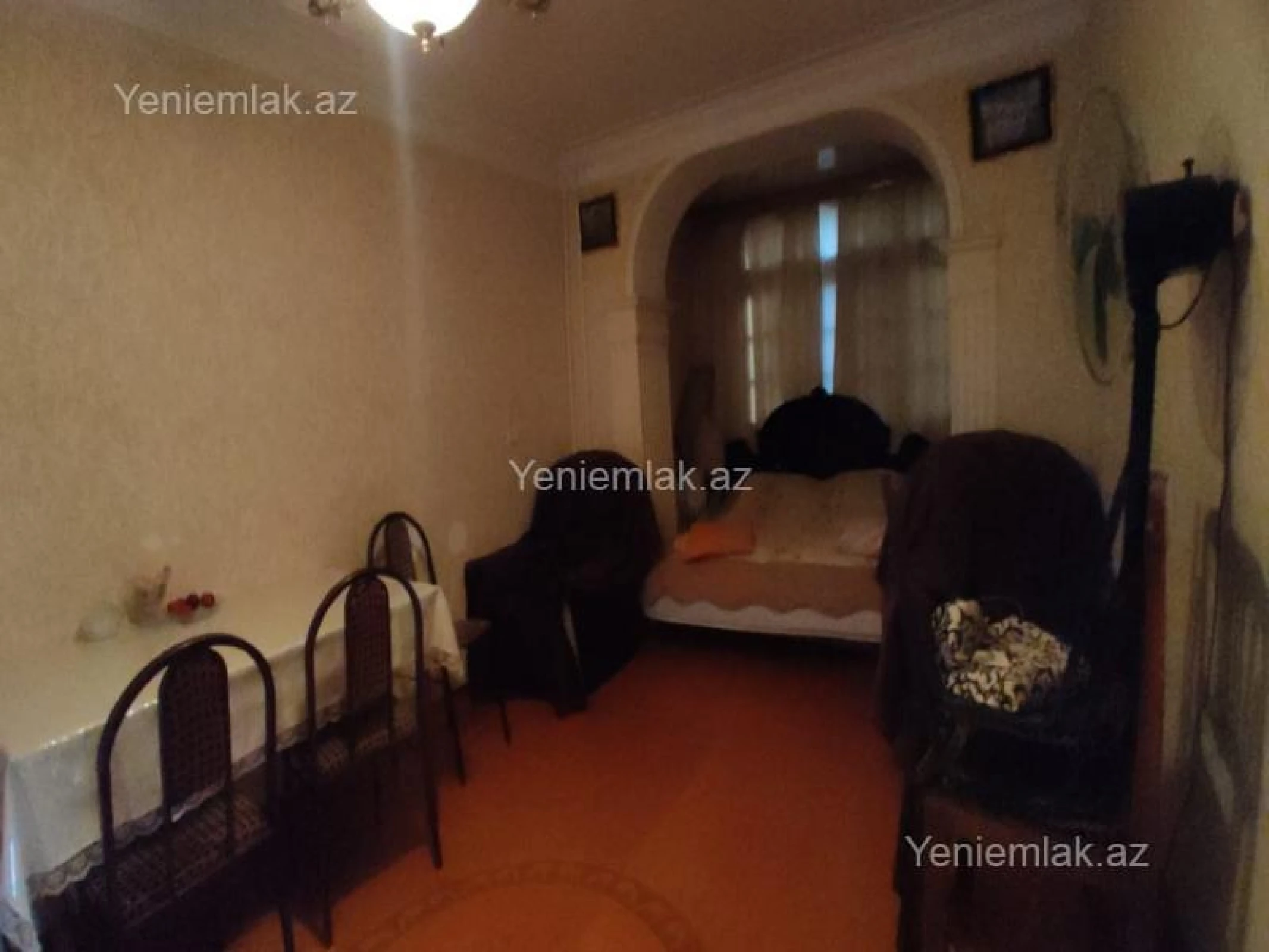 Satılır 2 otaqlı köhnə tikili 55 m²