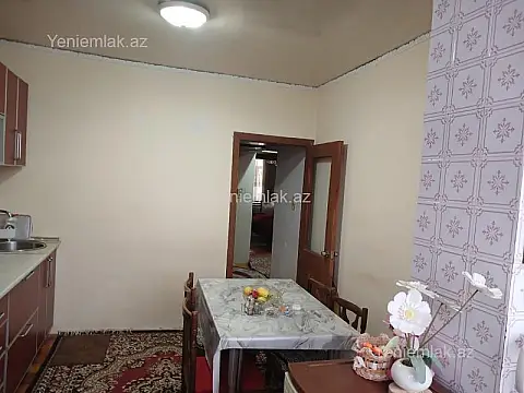 Satılır 3 otaqlı köhnə tikili 85 m²