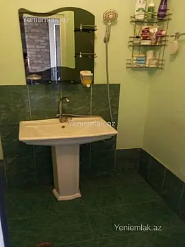 Satılır 2 otaqlı köhnə tikili 55 m²