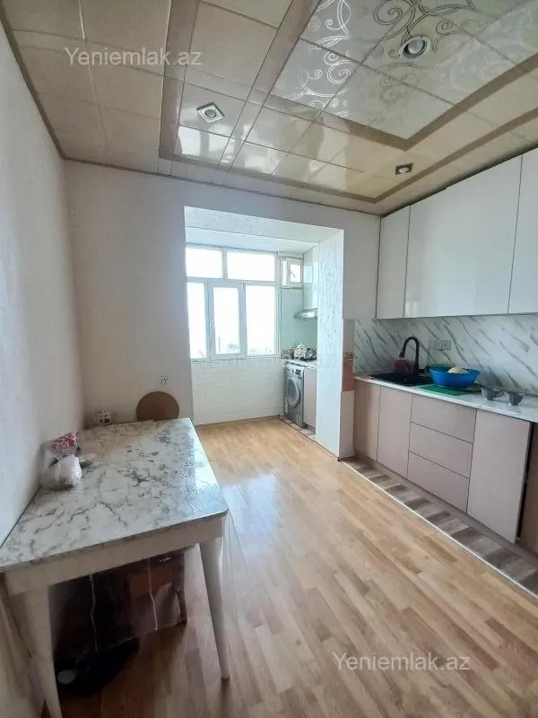 Satılır 3 otaqlı köhnə tikili 75 m²