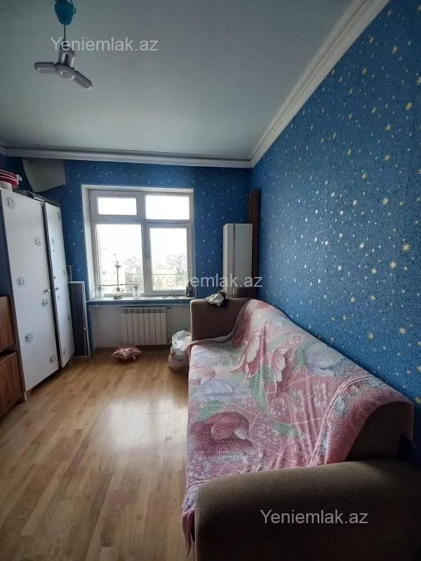 Satılır 3 otaqlı köhnə tikili 75 m²