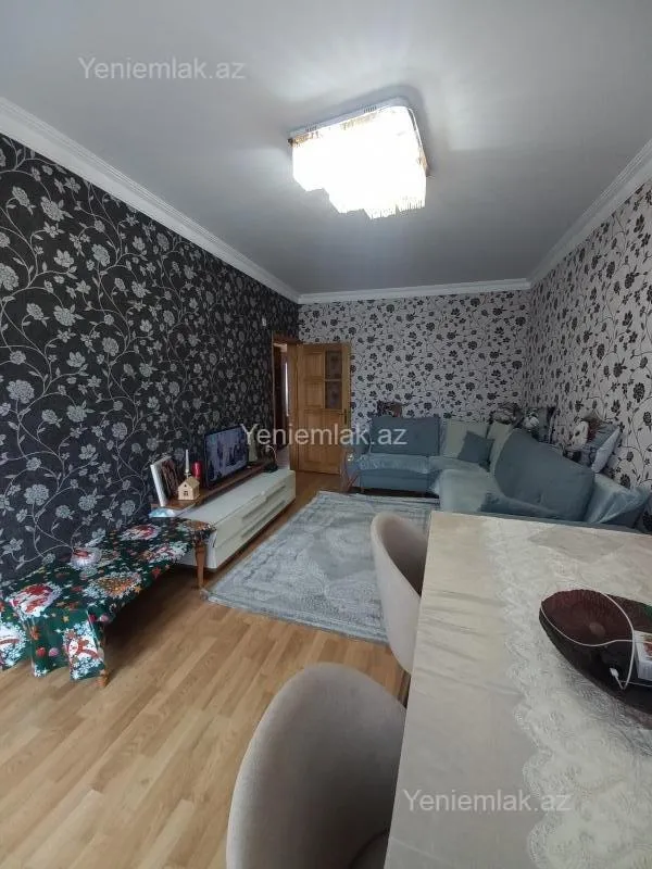 Satılır 3 otaqlı köhnə tikili 75 m²