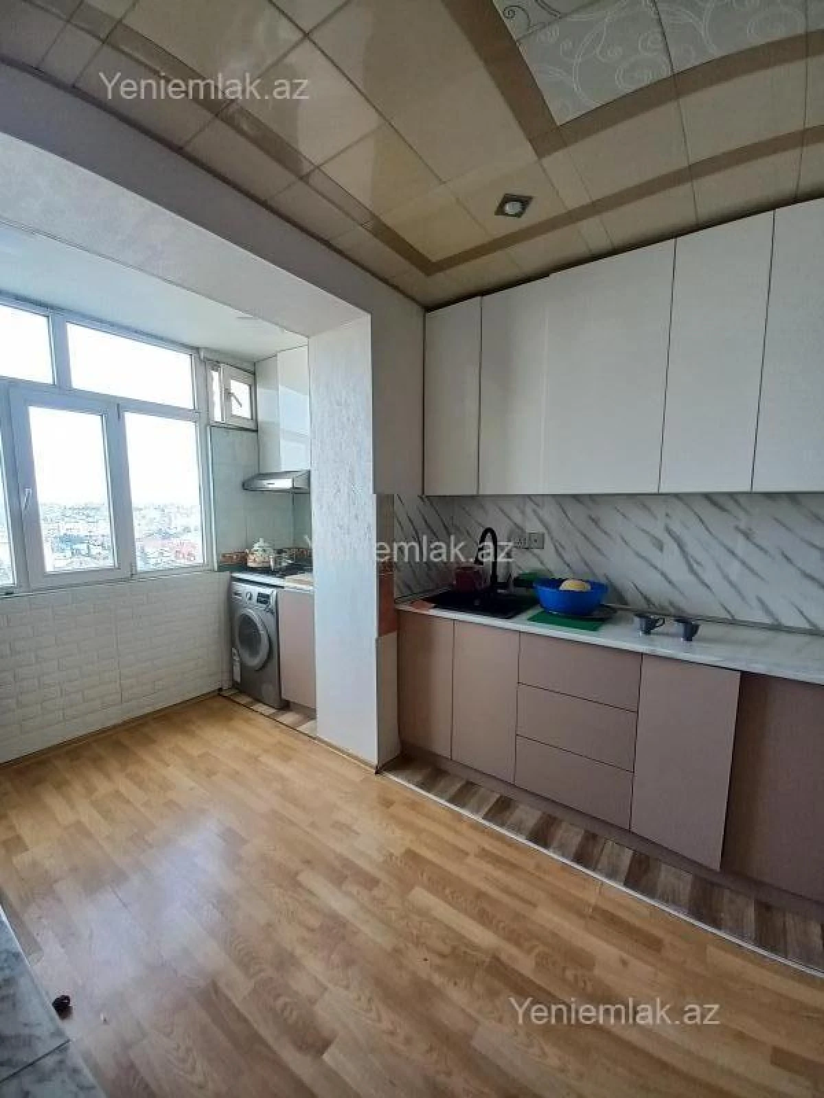 Satılır 3 otaqlı köhnə tikili 75 m²
