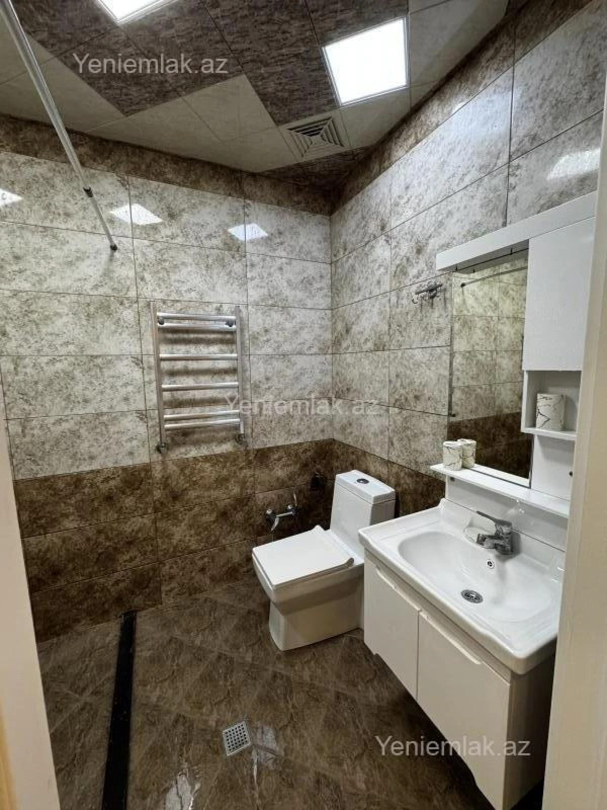 Satılır 2 otaqlı yeni tikili 64 m²