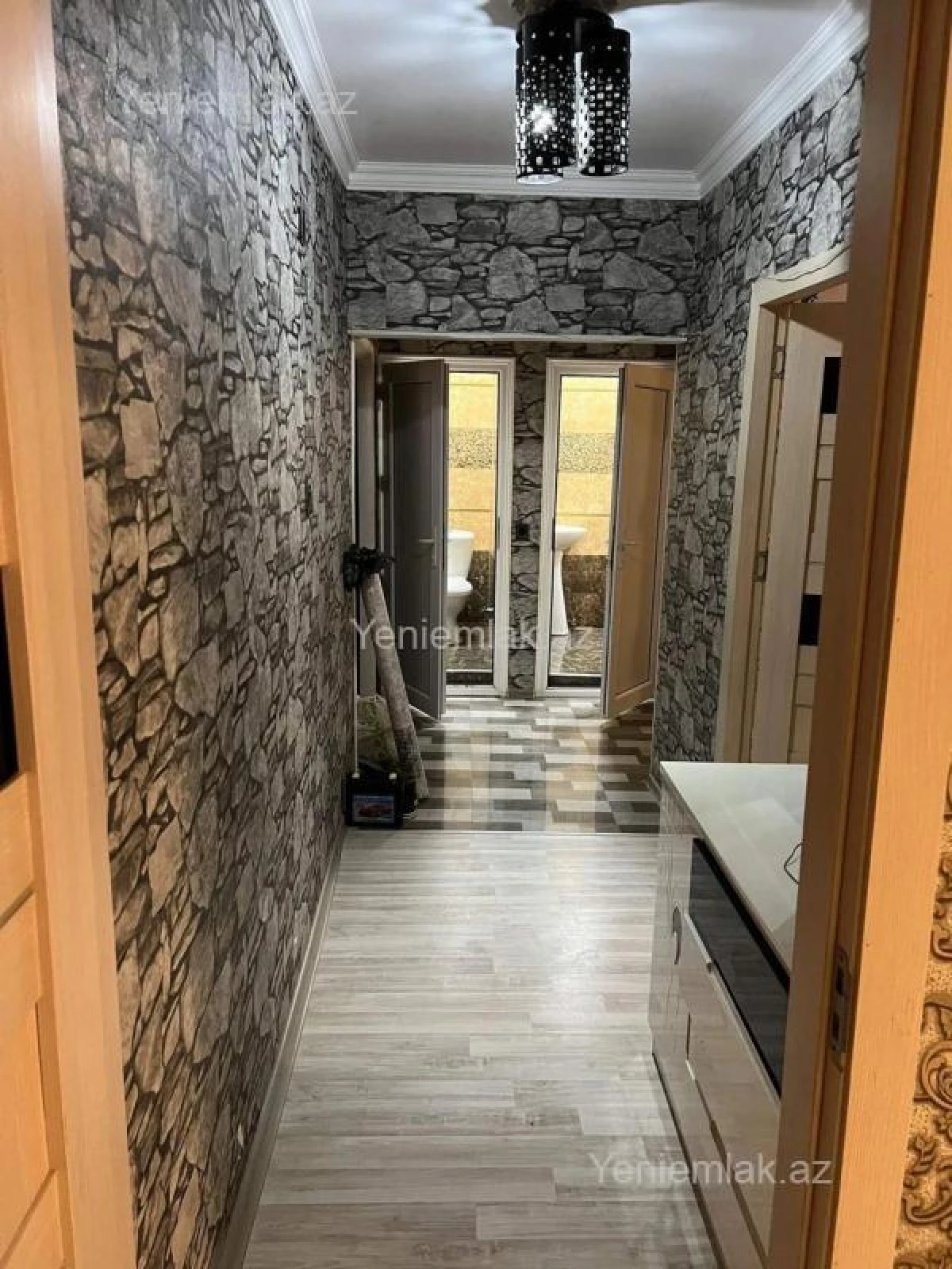 Satılır 2 otaqlı köhnə tikili 60 m²