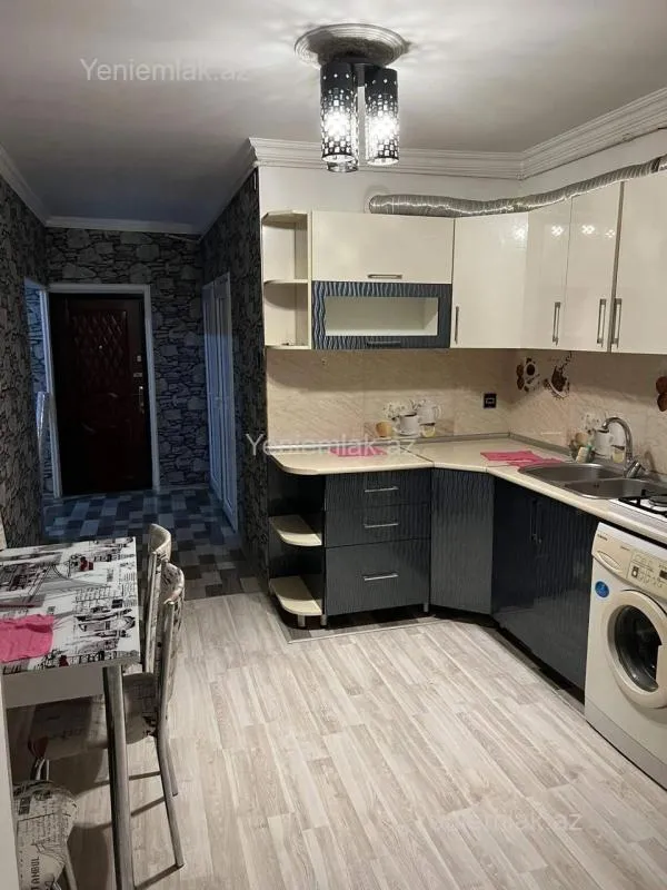 Satılır 2 otaqlı köhnə tikili 60 m²