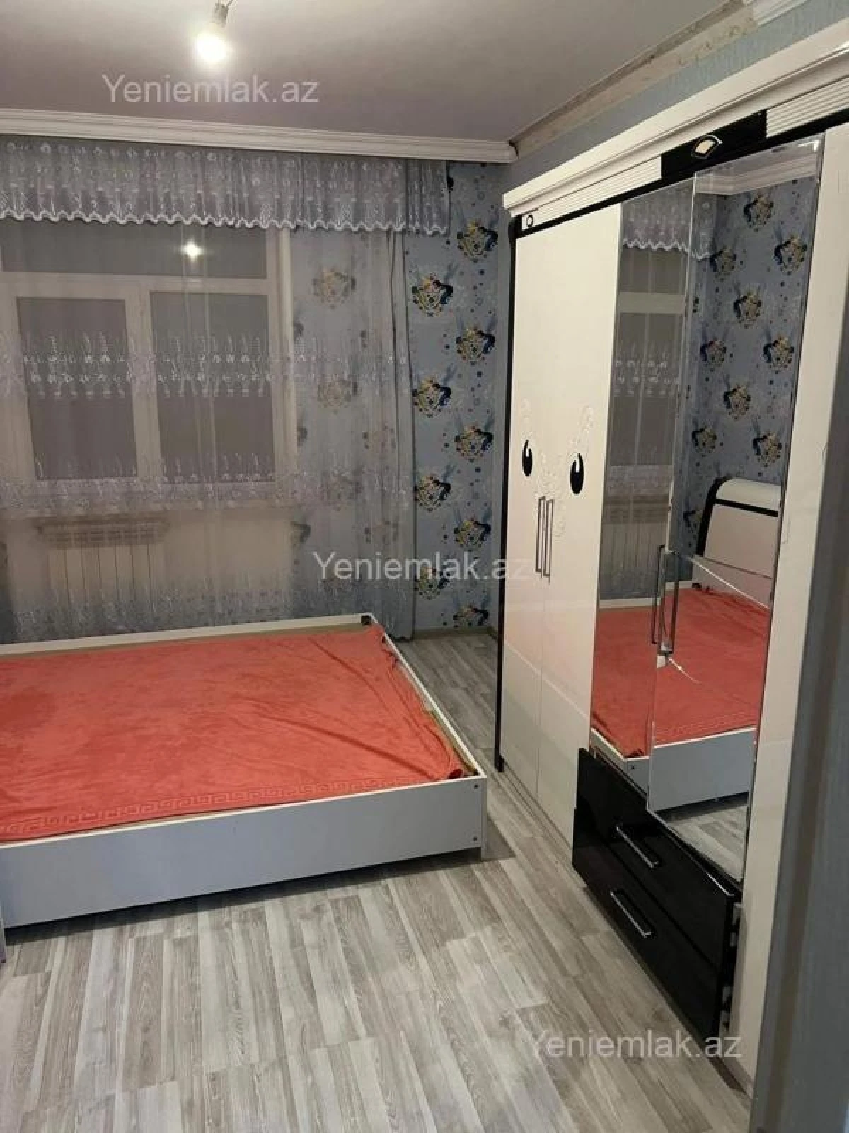 Satılır 2 otaqlı köhnə tikili 60 m²