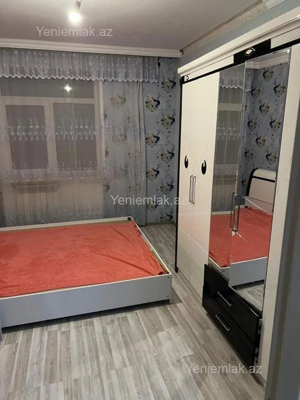 Satılır 2 otaqlı köhnə tikili 60 m²
