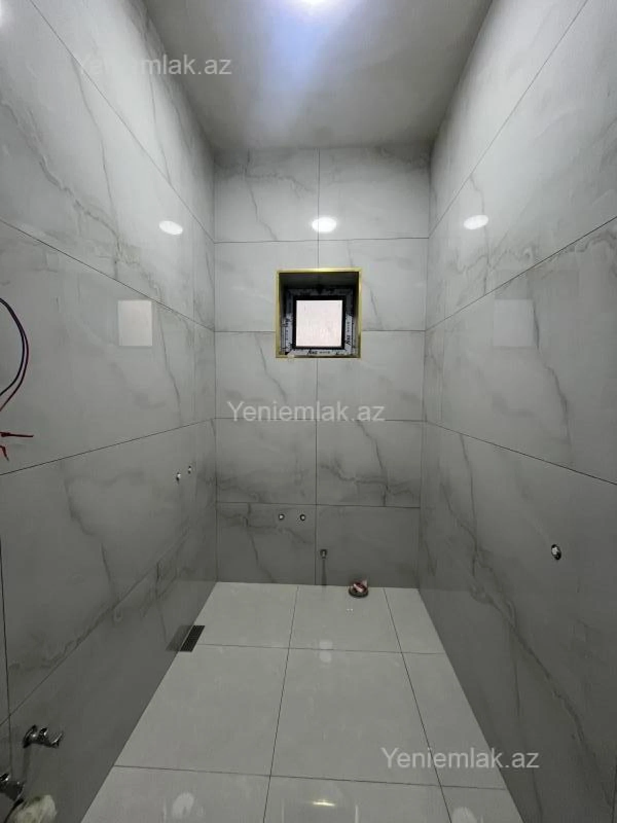 Satılır 4 otaqlı həyət evi 250 m²