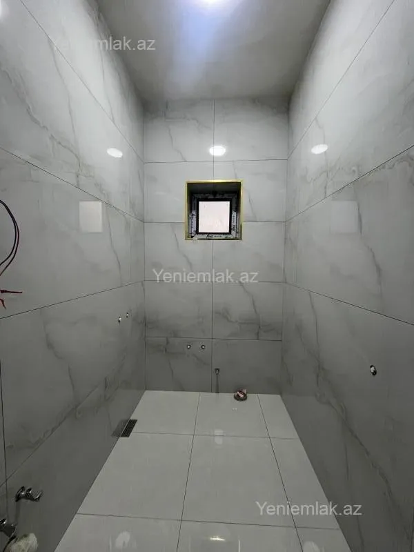 Satılır 4 otaqlı həyət evi 250 m²
