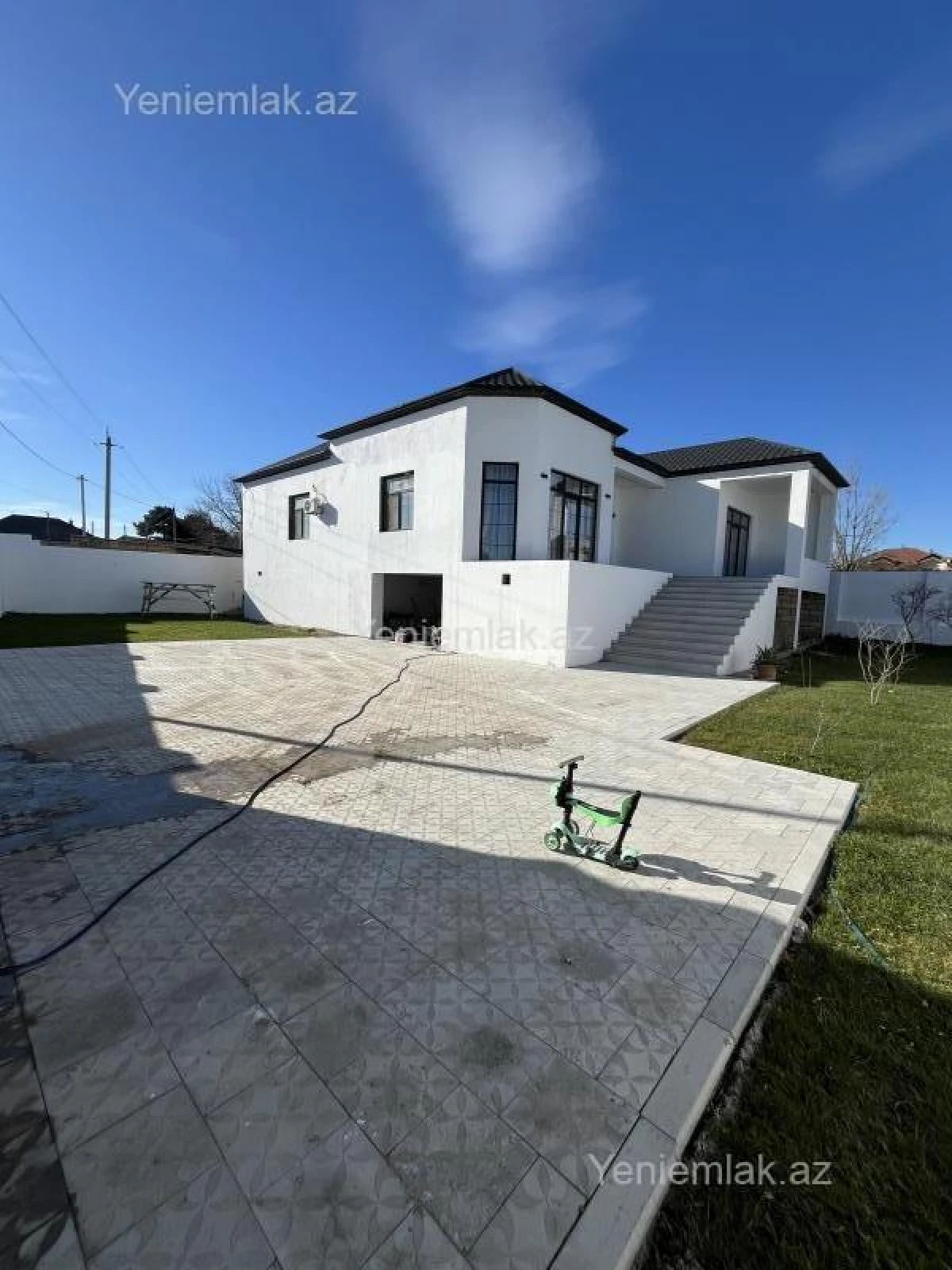 Satılır 4 otaqlı həyət evi 250 m²