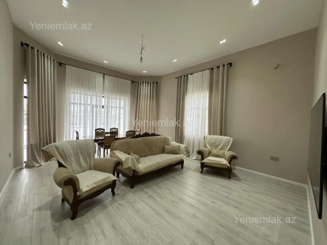 Satılır 4 otaqlı həyət evi 250 m²