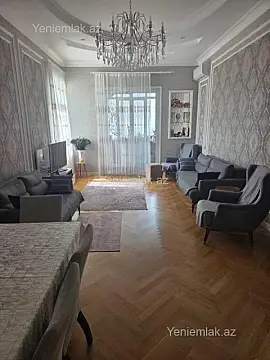 Satılır 8 otaqlı həyət evi 480 m²