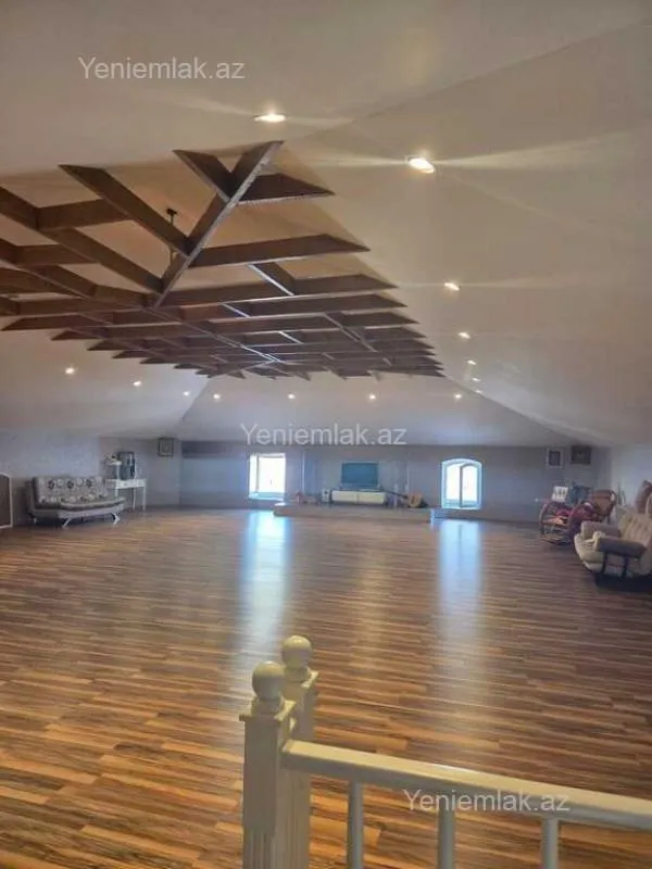 Satılır 8 otaqlı həyət evi 480 m²