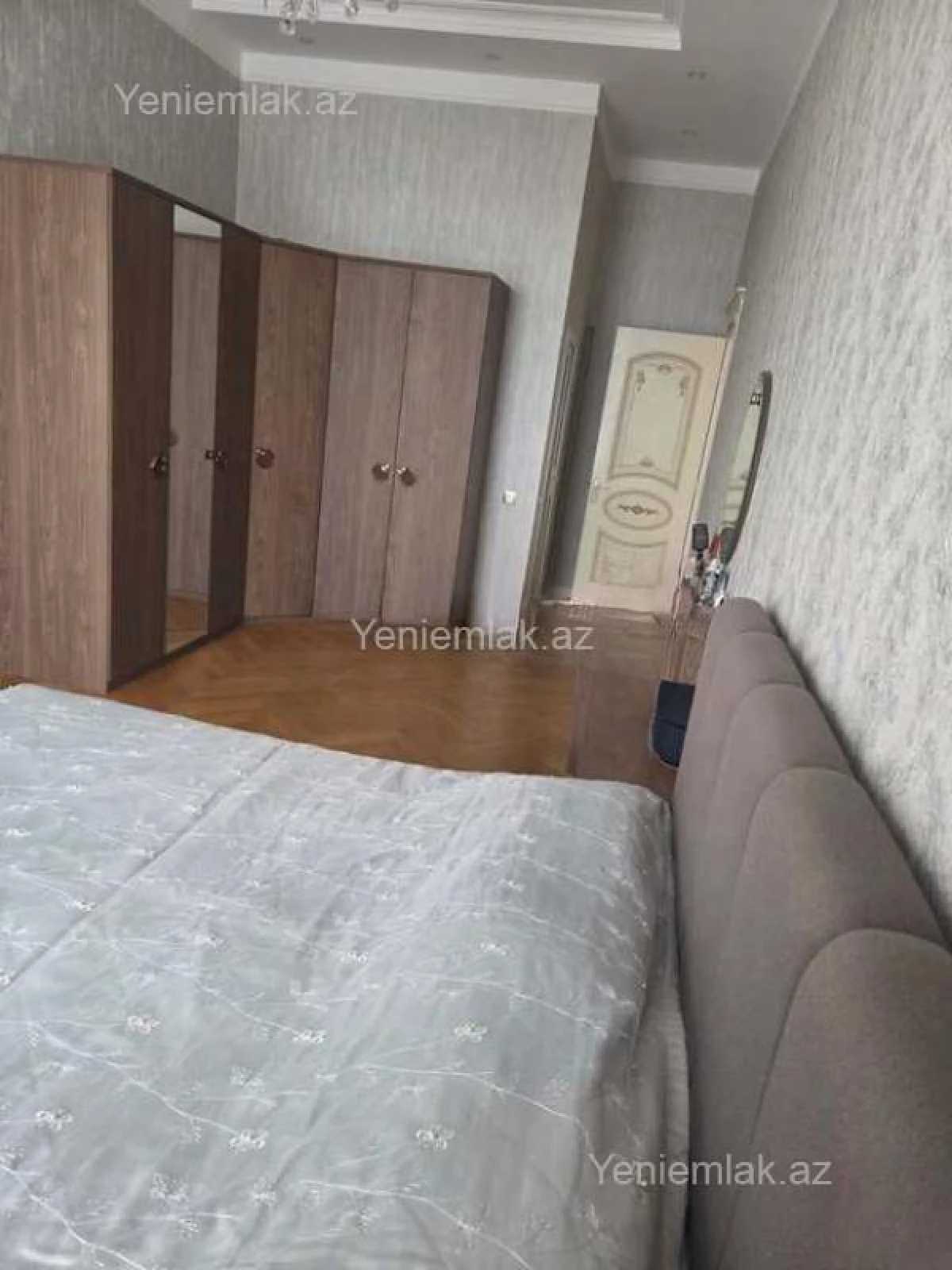 Satılır 8 otaqlı həyət evi 480 m²