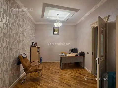 Satılır 8 otaqlı həyət evi 480 m²