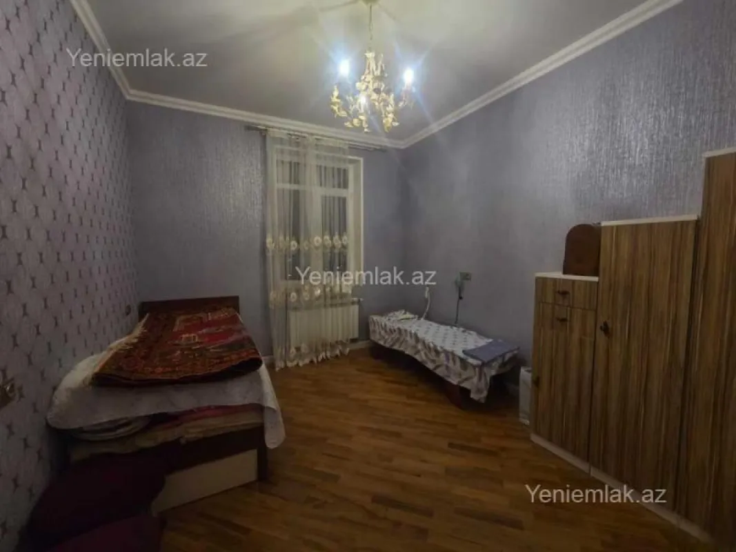 Satılır 8 otaqlı həyət evi 480 m²