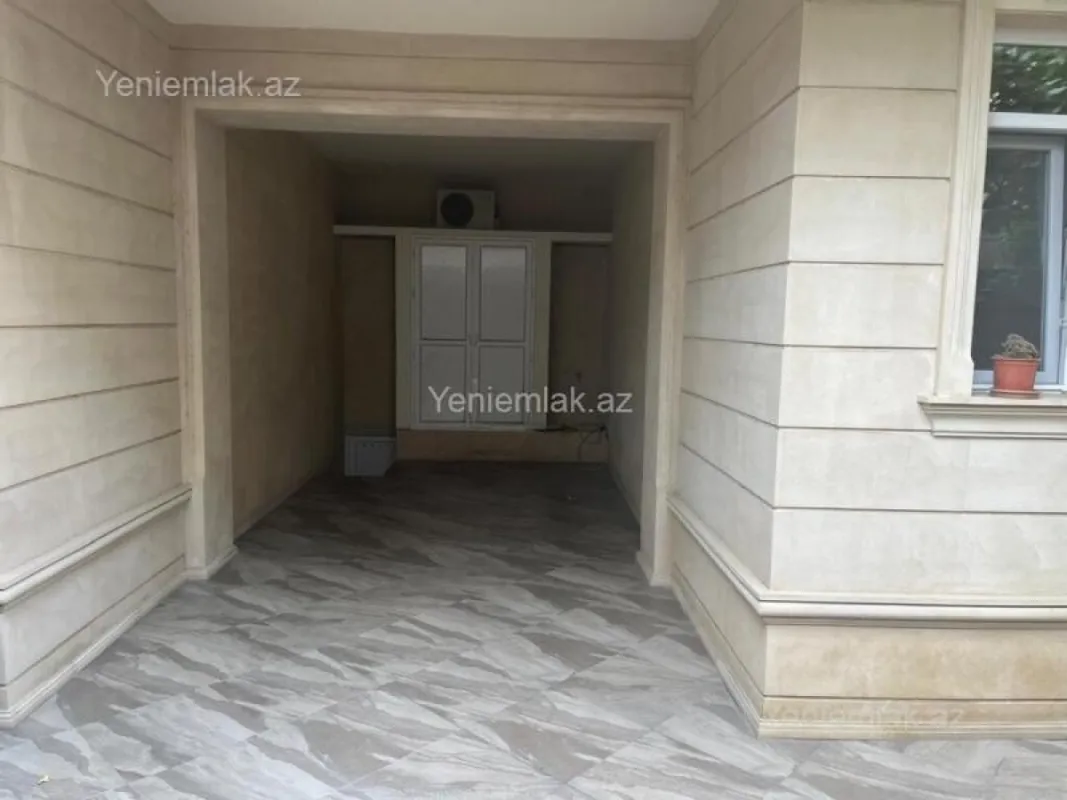 Satılır 8 otaqlı həyət evi 480 m²
