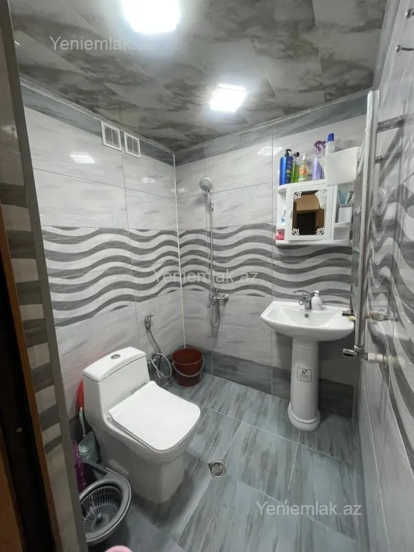 Satılır 2 otaqlı köhnə tikili 52 m²