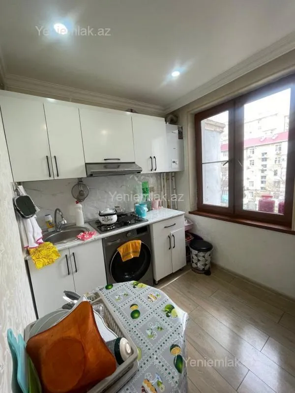 Satılır 2 otaqlı köhnə tikili 52 m²