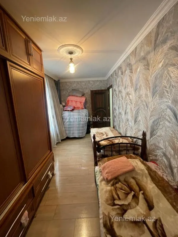 Satılır 2 otaqlı köhnə tikili 52 m²