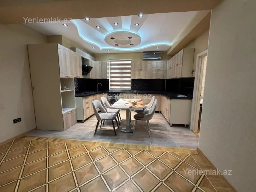 Satılır 3 otaqlı yeni tikili 110 m²