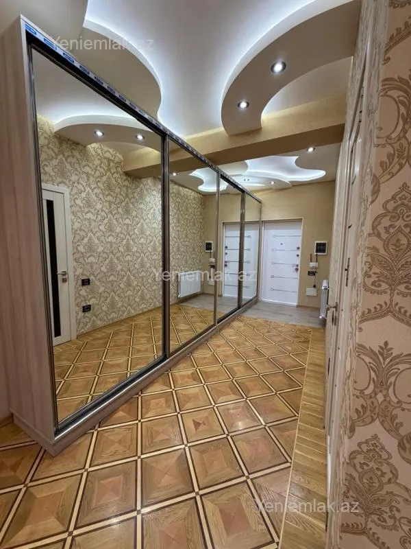 Satılır 3 otaqlı yeni tikili 110 m²