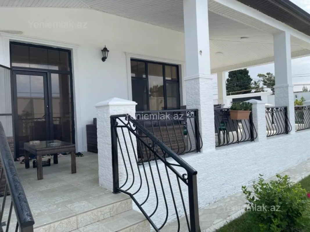 Satılır 5 otaqlı həyət evi 270 m²