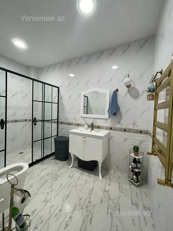 Satılır 5 otaqlı həyət evi 270 m²