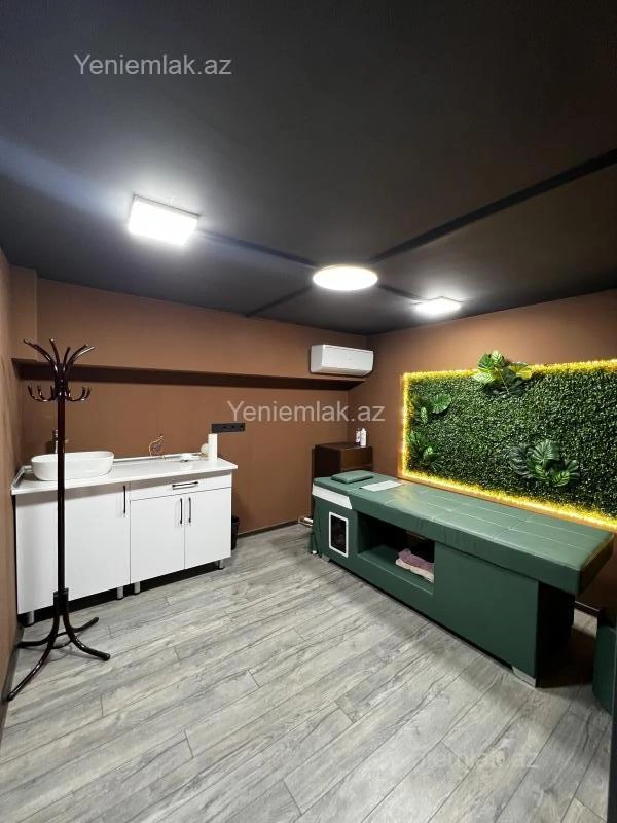 Satılır 6 otaqlı obyekt 148 m²