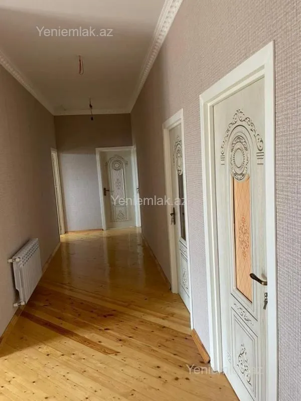 Satılır 9 otaqlı həyət evi 337 m²