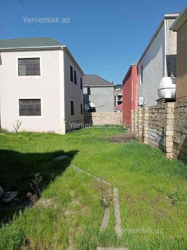 Satılır 9 otaqlı həyət evi 337 m²