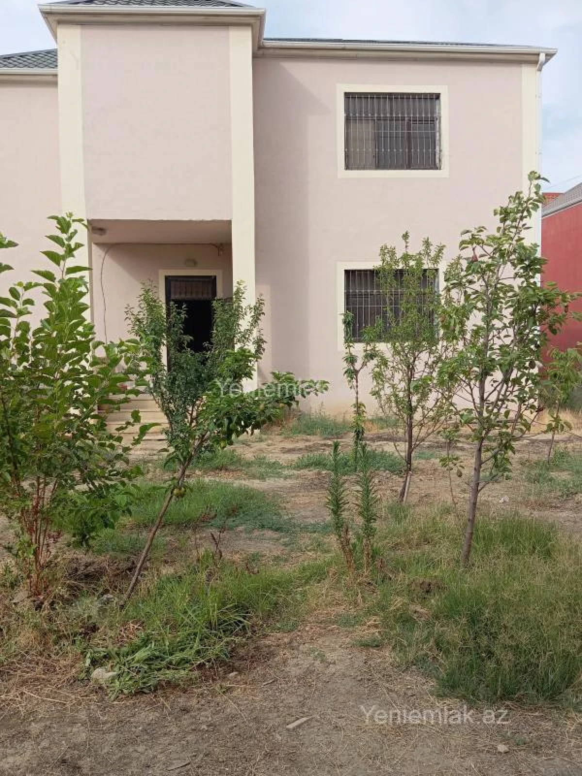 Satılır 9 otaqlı həyət evi 337 m²