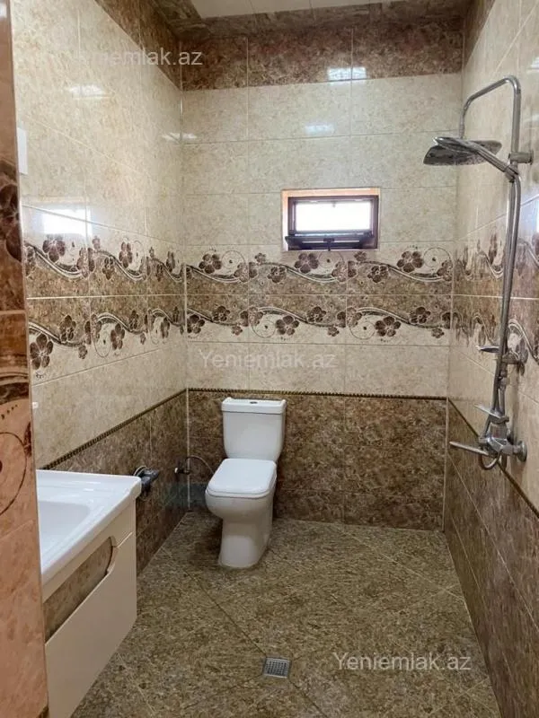 Satılır 9 otaqlı həyət evi 337 m²
